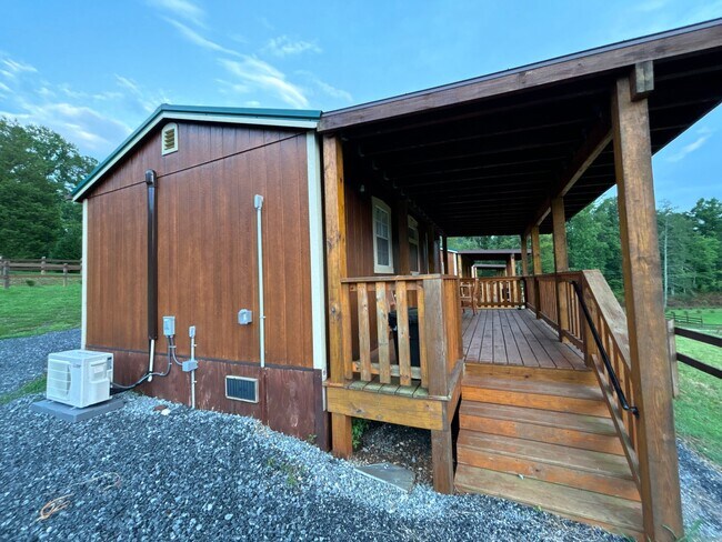 Foto del edificio - 495 Stallings Rd