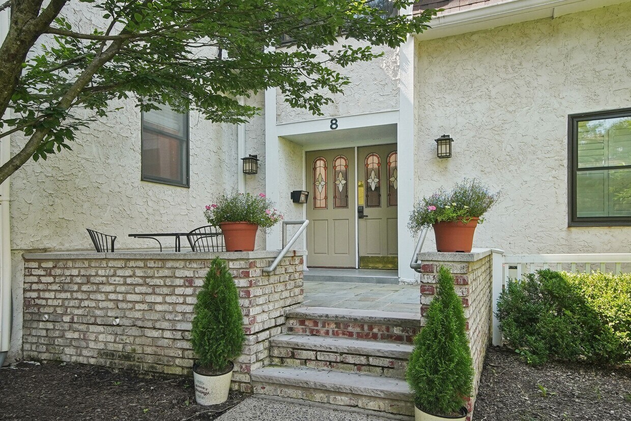 Foto principal - 8A Heritage Dr
