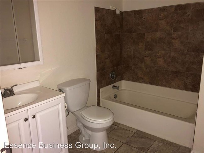 Building Photo - 17627 McWethy Dr