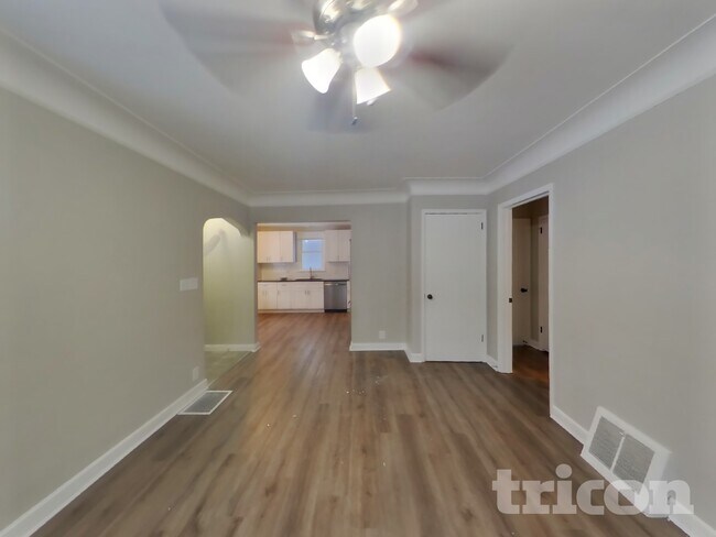 Foto del edificio - 3105 Georgia Ave S