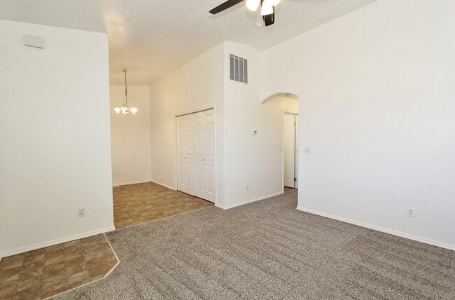 Building Photo - 482-484 NW Wood Duck Pl