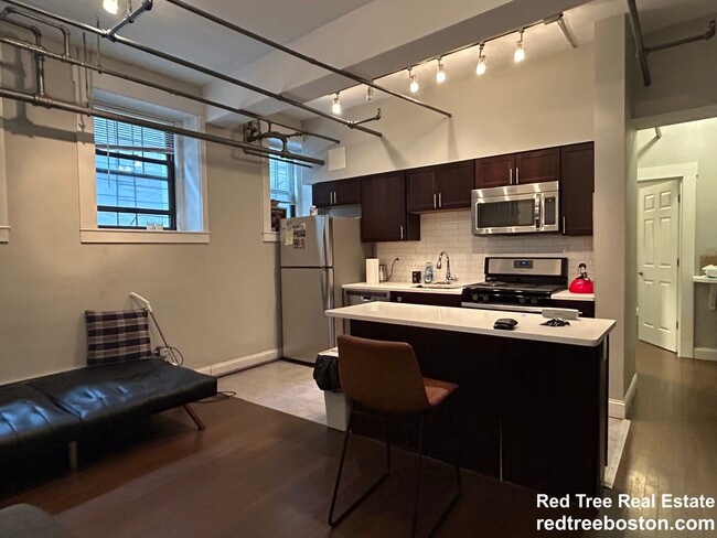 Building Photo - 116 Riverway