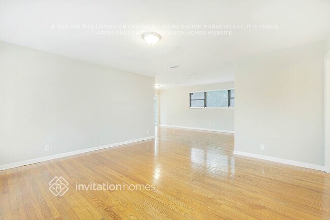 Building Photo - 2938 Charme Ct