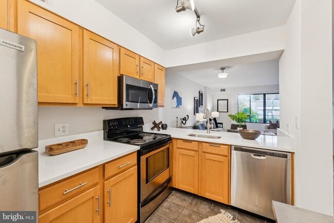 Building Photo - 2320 Wisconsin Ave NW