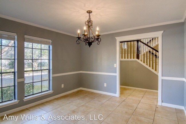 Building Photo - 4 br, 2.5 bath House - 7410 Bourget Dr