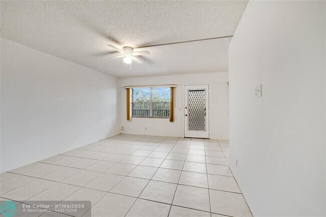 Foto del edificio - 400 SW 134th Way