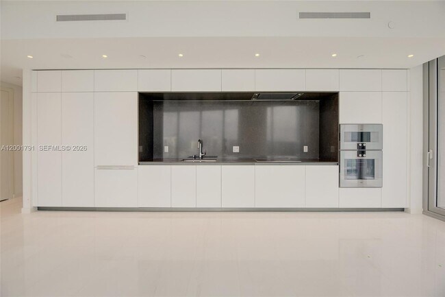 Foto del edificio - 300 Biscayne Blvd Way