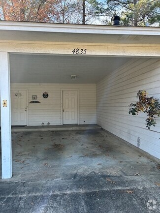 Building Photo - 4835 N Park Rd