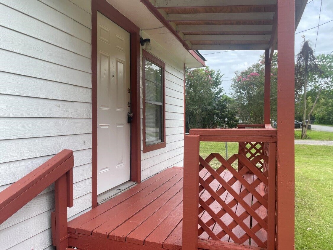 Foto principal - 4617 3rd St