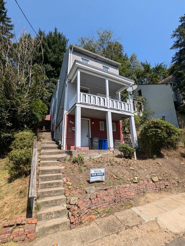 Building Photo - 940 Rothpletz St