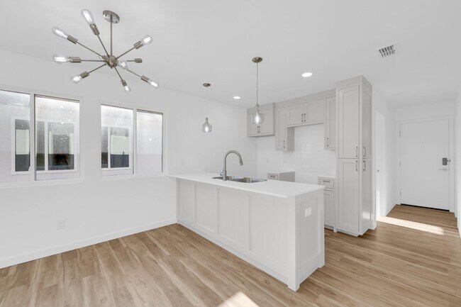 Building Photo - 2515 Gamez Dr