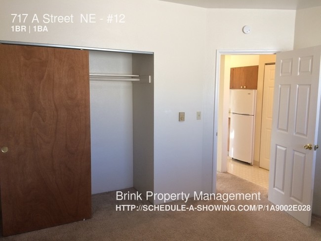 Building Photo - 717 A St NE