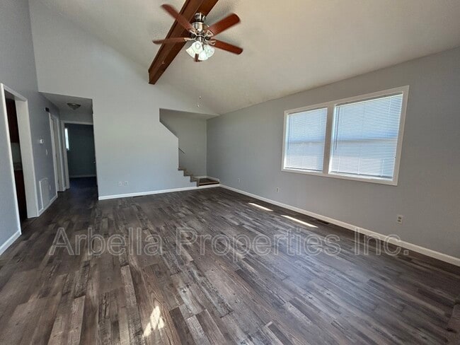 Foto del edificio - 347 New Summerville Rd