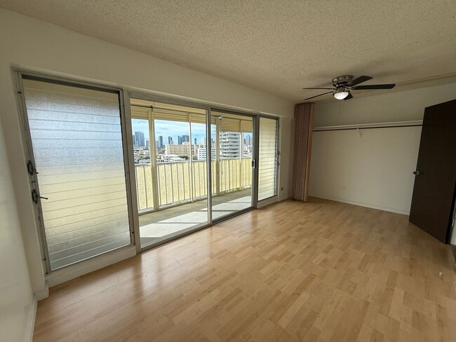 Foto del edificio - Makiki Colony - 1 Bedroom, 1 Bath, 1 parki...