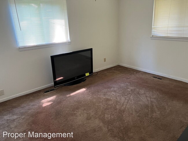 Building Photo - 3 br, 1.5 bath House - 2 George St