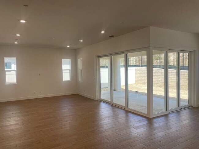 Building Photo - 55+ Community - Single Story 4 Bedroom Hom...