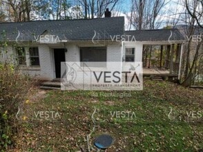 Building Photo - 118 Pine Hill Dr