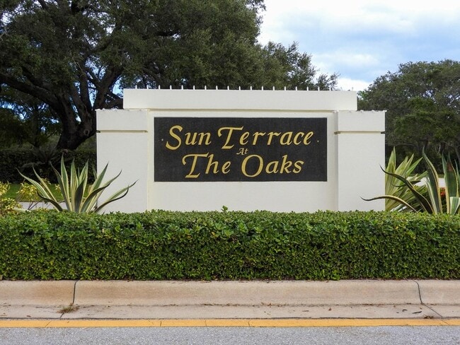 Photo - 1702 Silverleaf Oak Ct Townhome