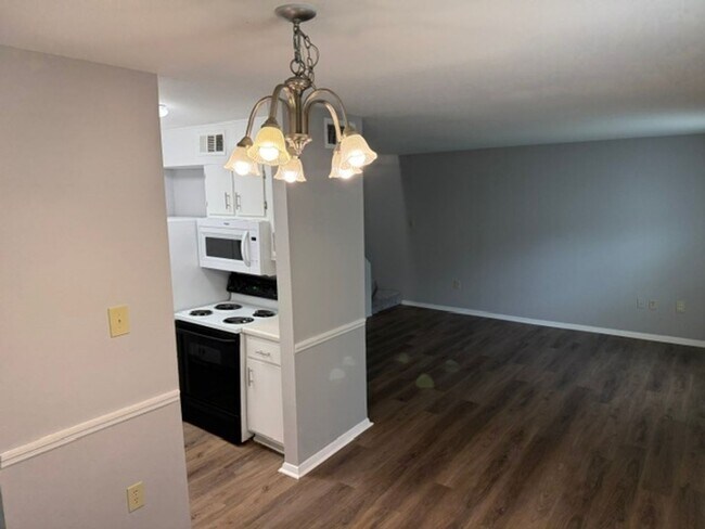 Foto del edificio - Two Bedroom One and a Half bath