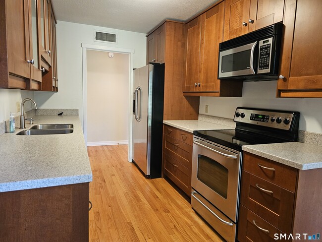 Building Photo - 83 Mallard Dr