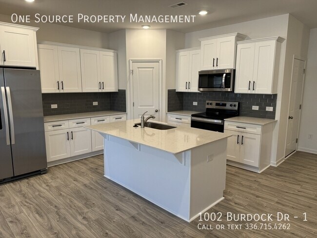 Foto del edificio - 1002 Burdock Dr