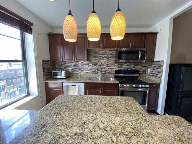 Foto del edificio - 201 Pavonia Ave