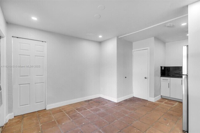 Foto del edificio - 1045 NE 131st St