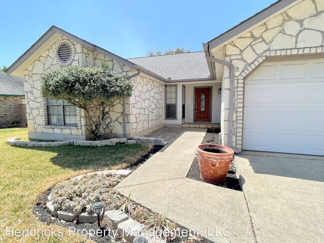 Building Photo - 4 br, 2.5 bath House - 16411 Strong Box