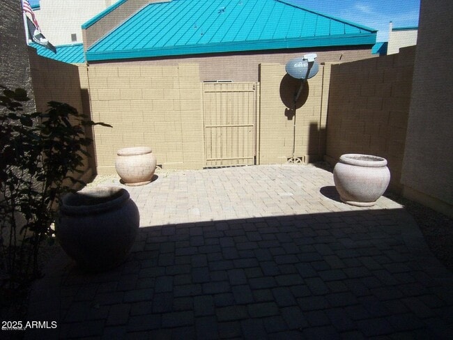 Building Photo - 1015 S Val Vista Dr