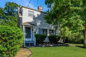 Building Photo - 16 Brooklake Rd