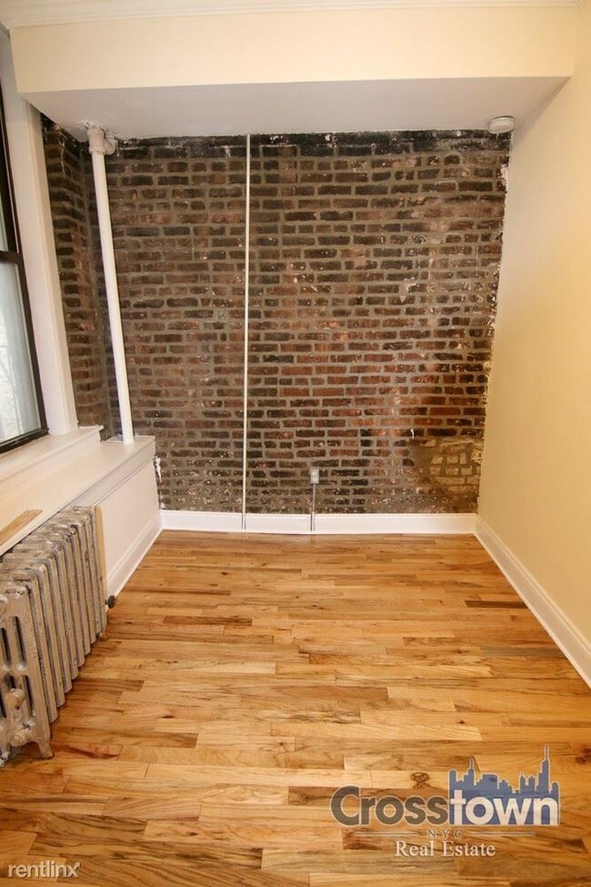 Building Photo - 79 Clinton St