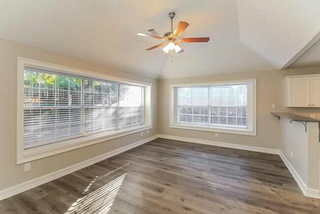 Foto del edificio - 93 Gleneagles Way