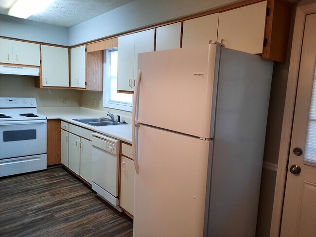 Kitchen - 2215 17th Ave