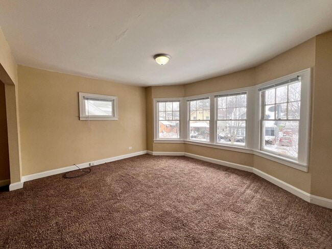 Building Photo - 1947 Sussex Pl