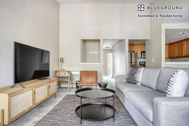 Building Photo - 1560 Vista Club Cir