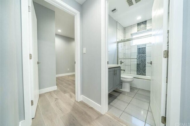 Foto del edificio - 4820 St Charles Pl