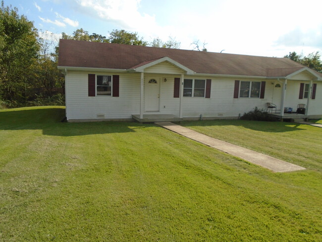 Building Photo - 405 9th St Cir