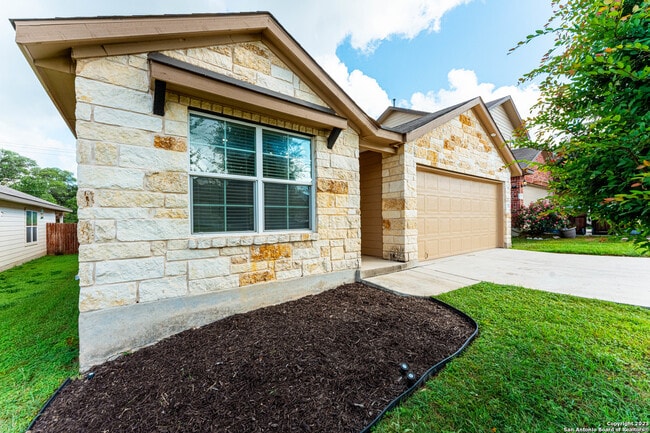 Building Photo - 713 Brown Thrasher