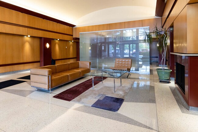 Foto del edificio - 933 W Van Buren St