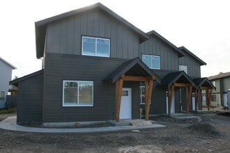 Building Photo - 729 Waverly Pl