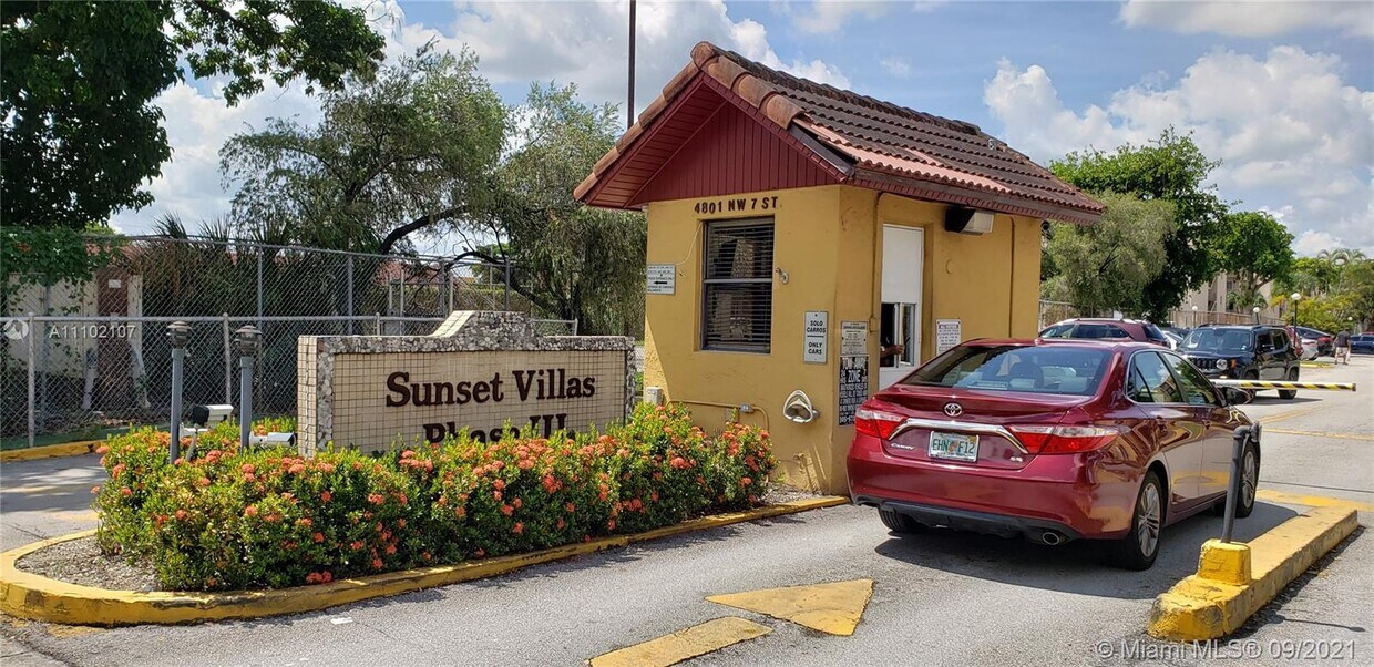 Foto principal - 4721 NW 7th St