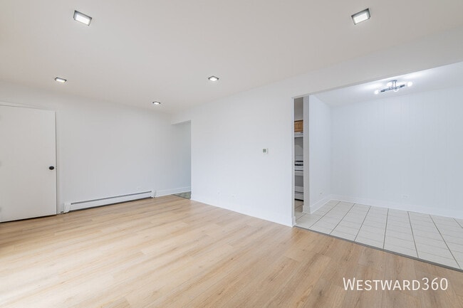 Building Photo - 6320 W 79th St