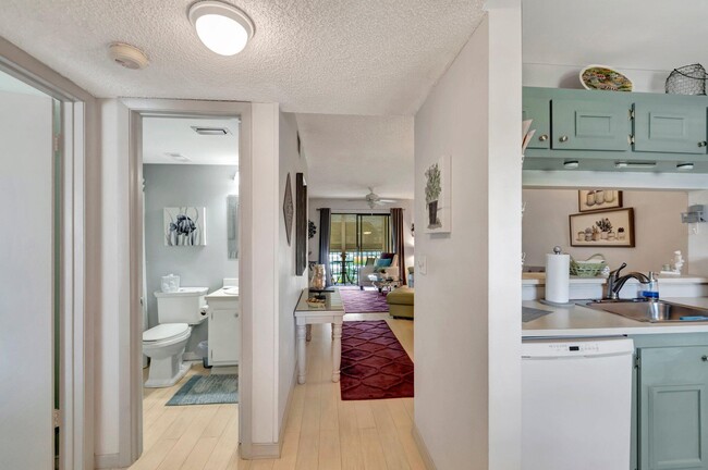 Foto del edificio - 7202 Golf Colony Ct