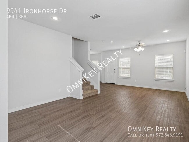 Building Photo - 9941 Ironhorse Dr
