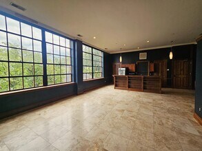 Building Photo - 1000 E M L King Blvd