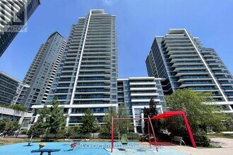 Building Photo - 7165 Yonge St