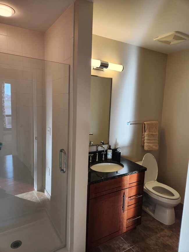Bathroom - 3200 Farnam Ct