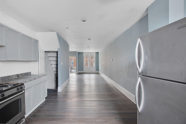 Building Photo - 2212 W Fayette St