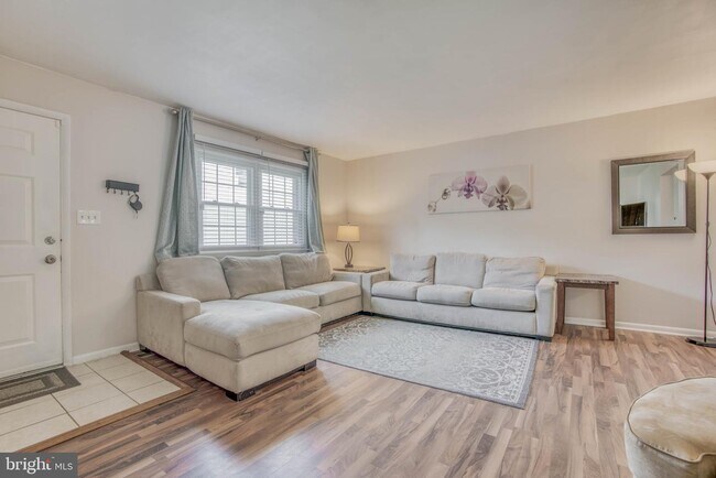 Foto del edificio - 9909 Maidbrook Rd