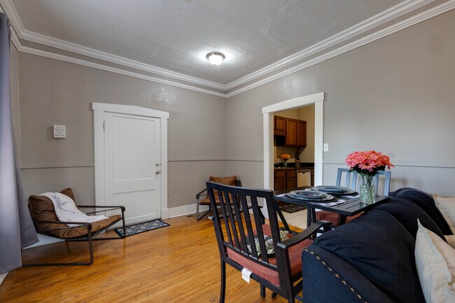 Foto del edificio - 1534 N Parkway